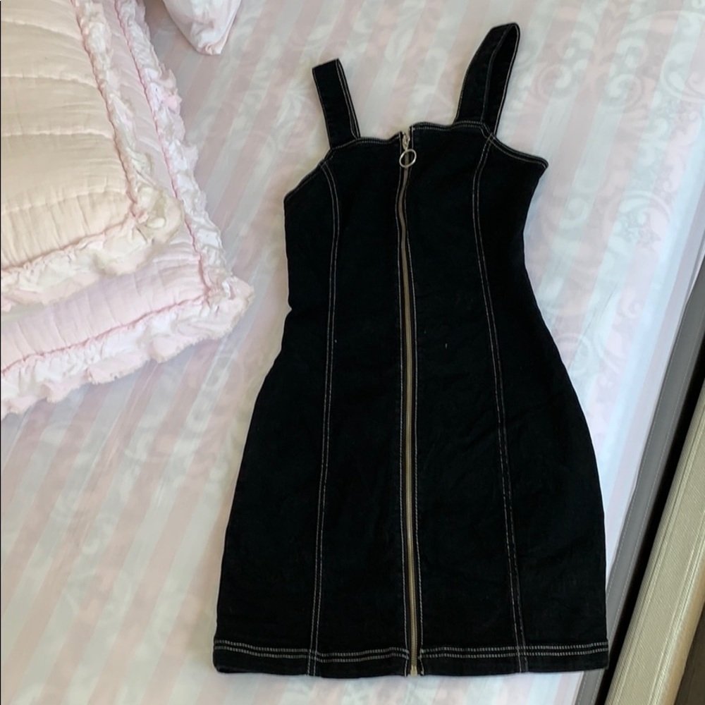 Pretty zip up great for summer!!